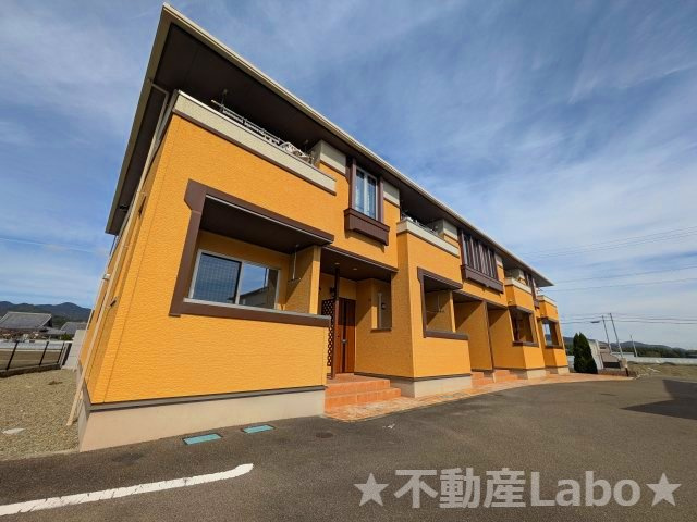 板野郡藍住町乙瀬字乾のアパートの外観