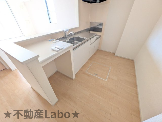 板野郡藍住町乙瀬字乾のアパートのキッチン