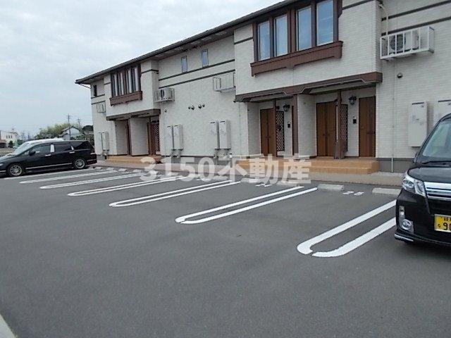 ネオ薬師寺Ｂの駐車場|駐車場完備です