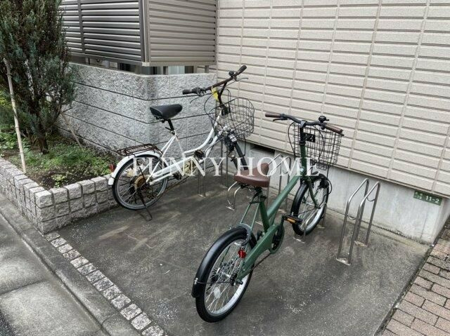 メゾン　エトワールの駐車場
