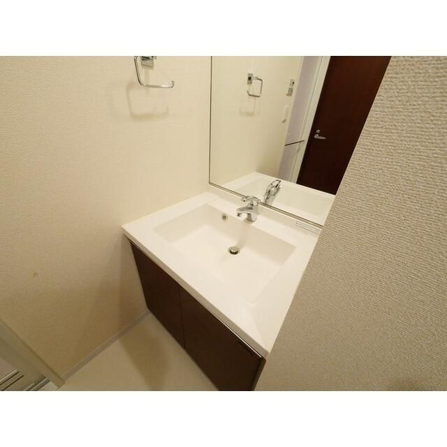 コンフォリア駒場の洗面所
