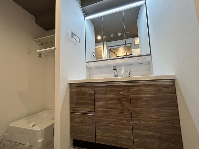 ＣｉｔｙＬｕｘ　Ｔｓｕｒｕｍｉの独立洗面台