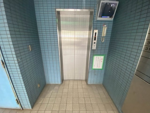 宮崎ビル１のエントランス