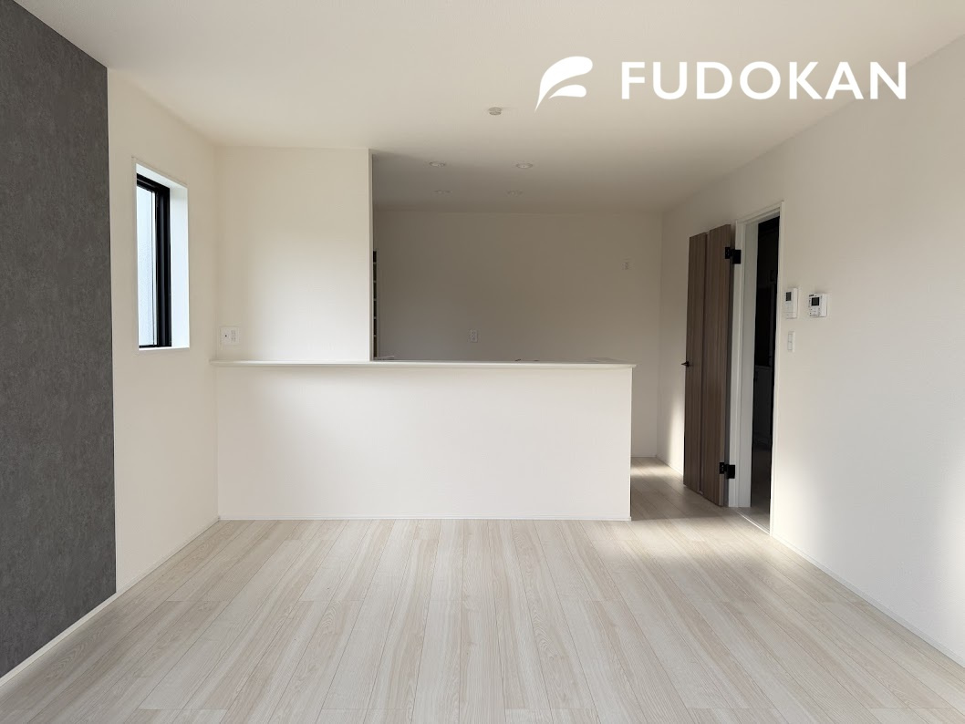 山形市円応寺町2期【新築建売】1号棟の内観：施工例|リビングは広々です。家族の団欒の場として家庭を包みます。