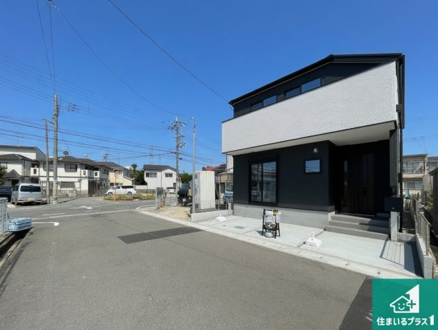 伊丹市堀池　第13期　新築一戸建ての前面道路含む現地写真|周辺は落ち着いた街並みの住宅地！子育てがしやすい住環境です！まだ未完成ですが、現地でしかわからない事もございます。是非一度ご覧ください。