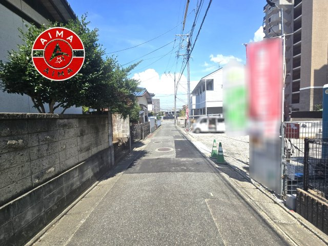 福岡市東区和白2丁目第11-2棟（2号棟）の外観|前面道路含む現地の写真です。