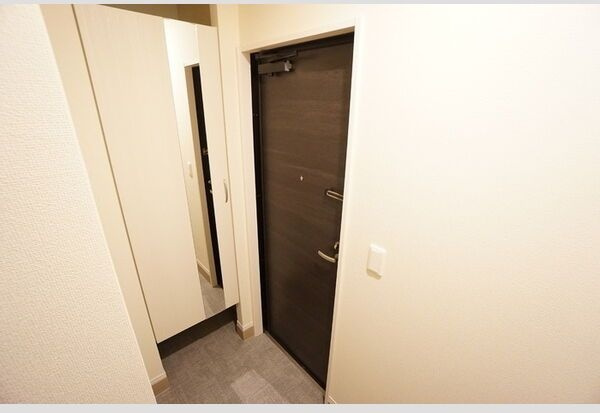 D-room岐南町八剣北の玄関