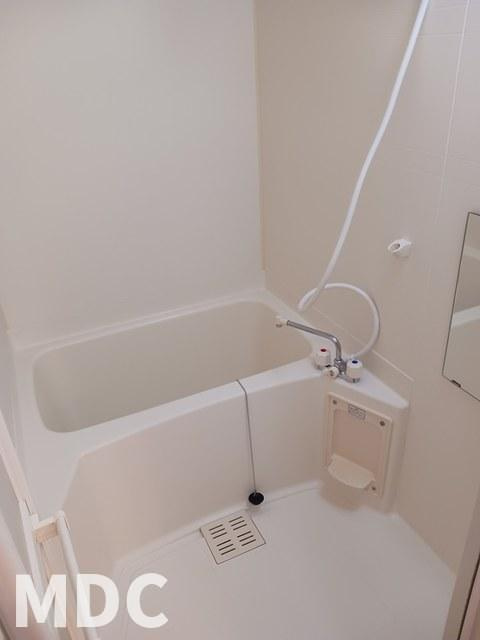 板野郡藍住町矢上字原のアパートの浴室