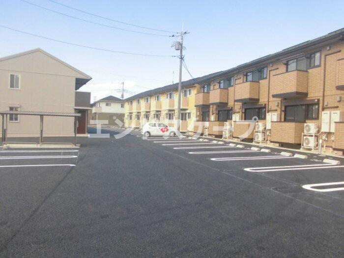 Rosemaryの駐車場|高崎、前橋エリアのお部屋探しはエンドスケープまで！お客様の理想お聞かせ下さい♪