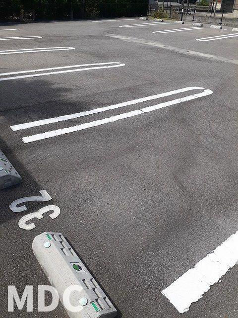 ハピネス　北島Ｅの駐車場