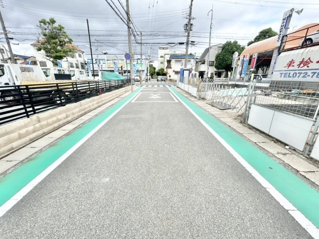 新築戸建　伊丹市野間1丁目の前面道路含む現地写真