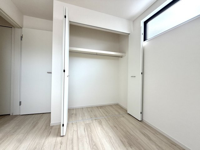 越谷市大泊１期2号棟FIT-ACE　新築戸建の収納|各居室に独立した収納をしっかり確保。家族それぞれの荷物を自分の部屋で管理できて部屋が片付きます。