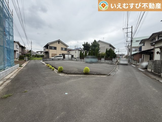 行田市旭町　売地の前面道路含む現地写真