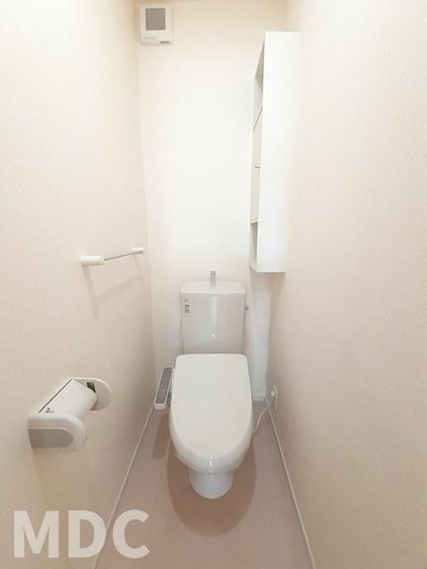 板野郡藍住町東中富字鑓場傍示のアパートのトイレ