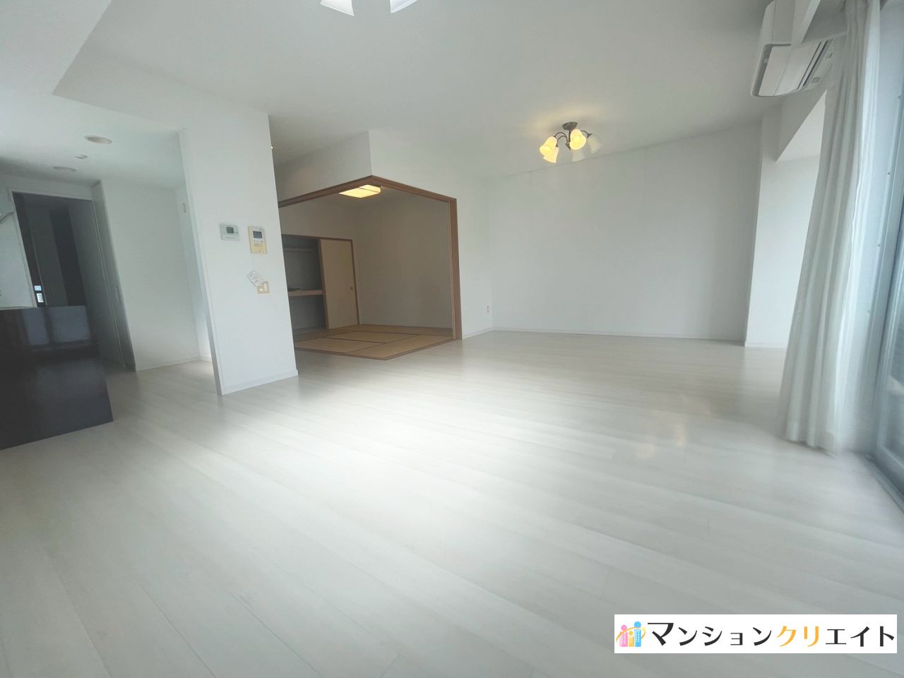 プレミスト大手さくら通りの居間・リビング|LDK約27.3帖