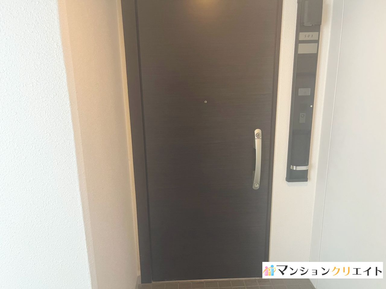 プレミスト大手さくら通りの玄関|外玄関です
