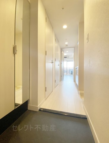 プレサンス広小路通 葵の玄関