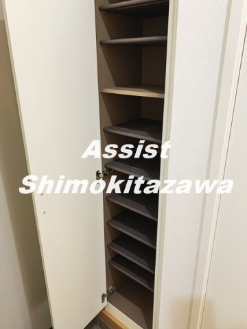 リラ代沢の内装