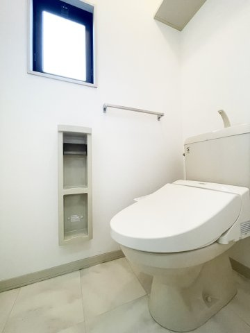 ヴィラージュマルイ　Ａ棟のトイレ