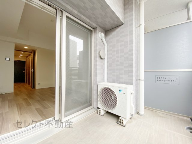 プレサンスジェネ千種内山のバルコニー