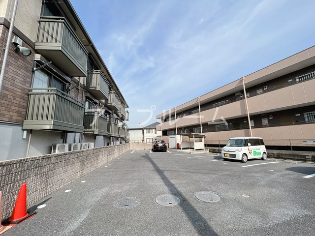 モナリエ穴橋の駐車場