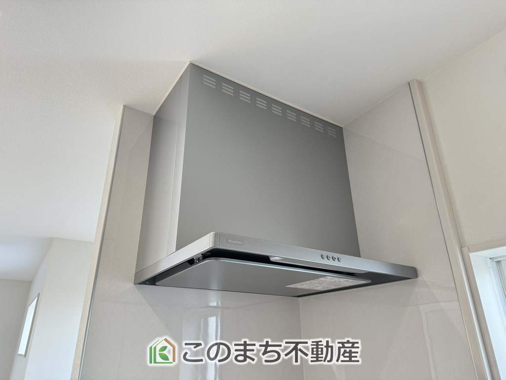 ワイウッドコート宇都宮市江曽島町第1期のキッチン|お料理の匂いもスッキリ♪シンプルデザインで掃除も簡単‼