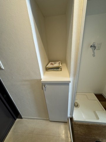カーサ中野中央の玄関