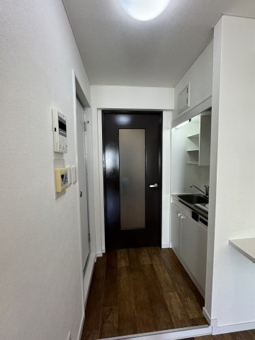 カーサ中野中央の玄関