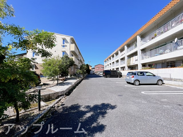 春日井市大手田酉町３丁目のアパートの周辺