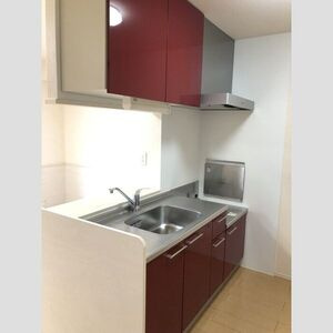 春日井市大手田酉町３丁目のアパートのキッチン