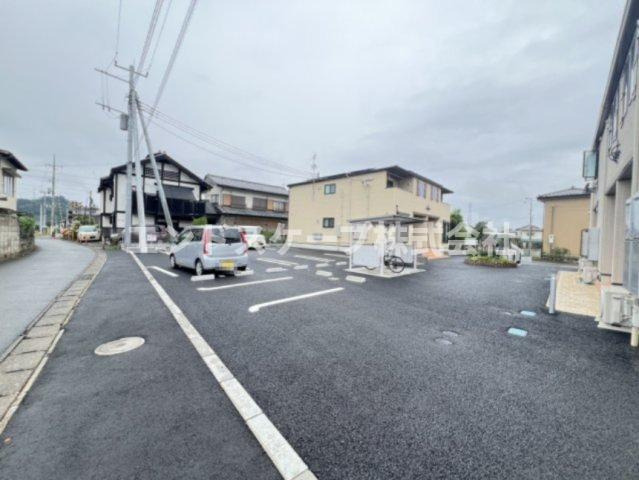 プリムガーデン　Ⅱの駐車場|高崎、前橋のお部屋探しはエンドスケープまで！お客様の理想お聞かせ下さい♪