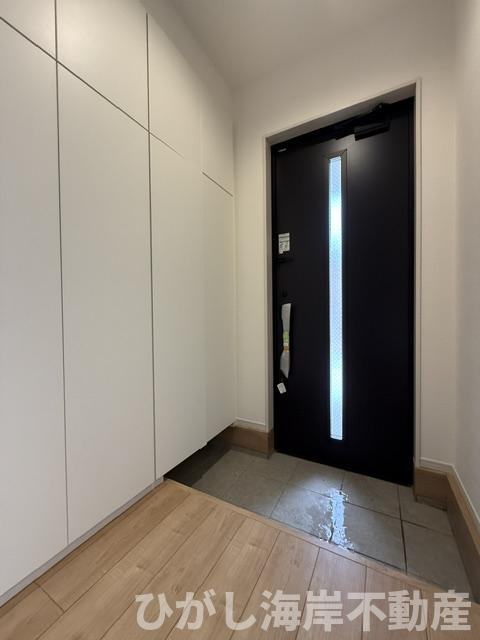 平塚市菫平　新築戸建の玄関|玄関