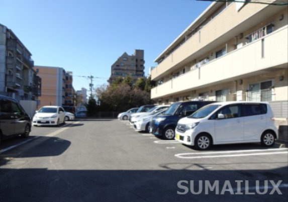 熊本市中央区国府１丁目のアパートの駐車場