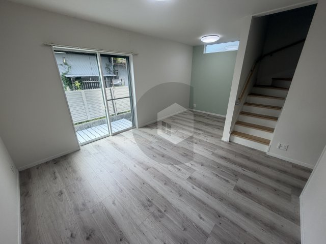 横沼町1丁目戸建貸家の居間・リビング