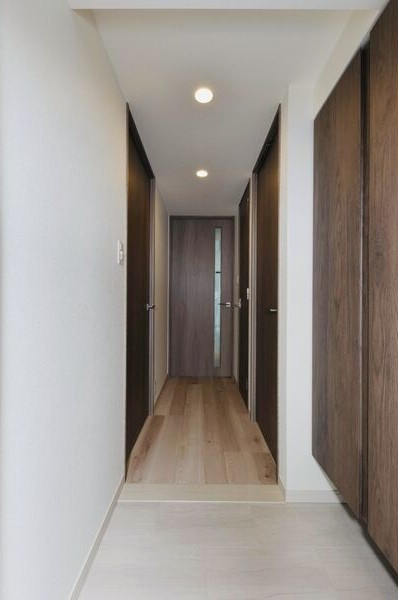 S-RESIDENCE高岳clarityの玄関