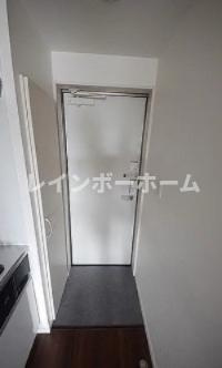 エルシーク大宮の玄関