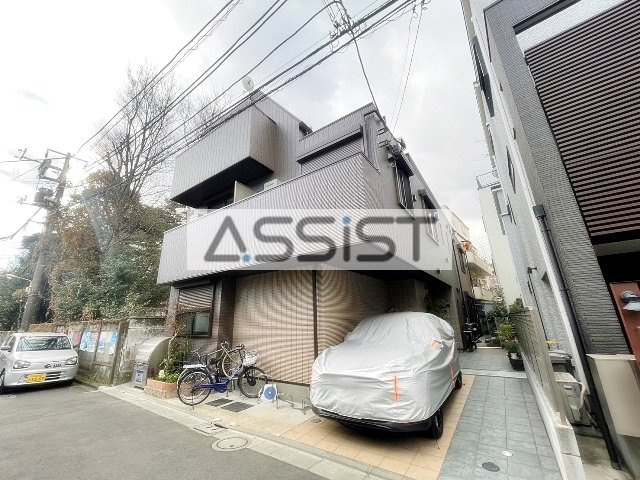 エラーブル上原の駐車場