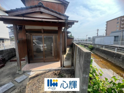 【玄関】 | 宇部市北琴芝2丁目 中古住宅／3DK・2階建