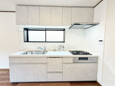 【キッチン】 | 深井中町　中古一戸建 | システムキッチンがあります♪収納があるおかげでキッチンも広く利用できるのは、お料理される方の嬉しいポイント♪