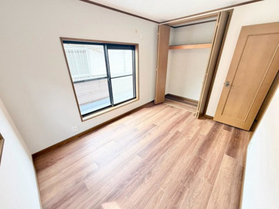 【洋室】 | 深井中町　中古一戸建 | 温水便座洗浄便座ですので、寒い日も温かい便座で安心して使用していただけますよ！