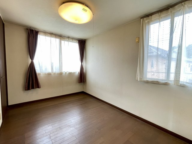 日の出町平井　中古戸建の洋室|2階洋室