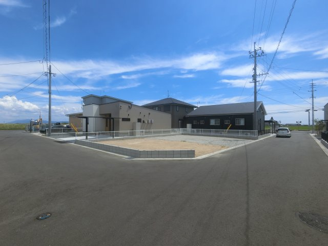 神埼市神埼町本堀5期の前面道路含む現地写真|前面道路含む現地写真です