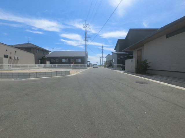 神埼市神埼町本堀5期の前面道路含む現地写真|前面道路含む現地写真です