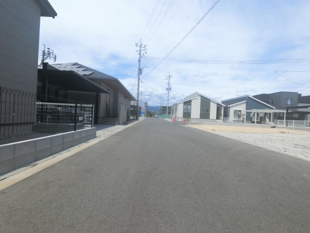 神埼市神埼町本堀5期の前面道路含む現地写真|前面道路含む現地写真です