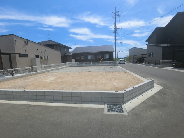 神埼市神埼町本堀5期の前面道路含む現地写真|前面道路含む現地写真です