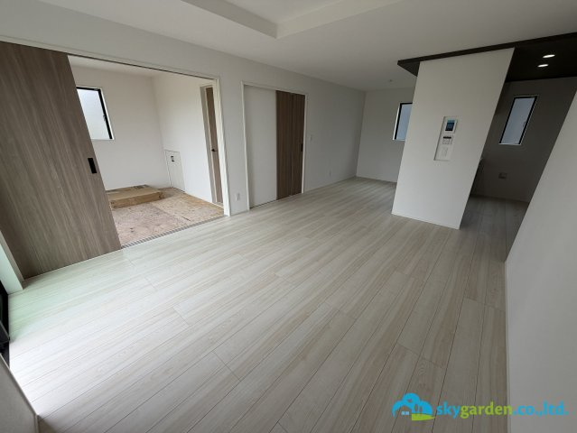 平塚市小鍋島2期　新築戸建　全6棟6号棟の居間・リビング