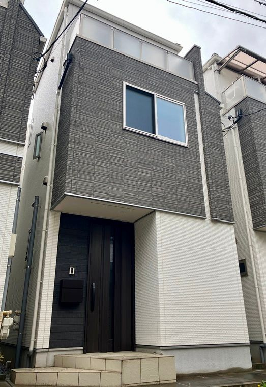 市谷薬王寺町戸建の外観