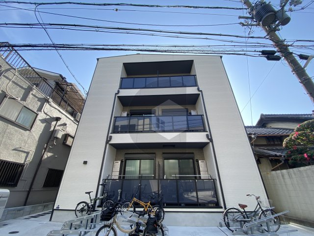 AND TERRACE TOMOIの外観
