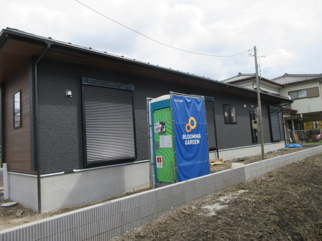 【仲介手数料無料】新築戸建　深谷市西島61-6（全1棟）大型平屋住宅の前面道路含む現地写真