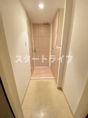 大阪市淀川区西中島３丁目の賃貸マンションの玄関